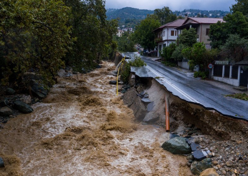 Najmanje troje mrtvih, četvero nestalih u nevremenu u Grčkoj