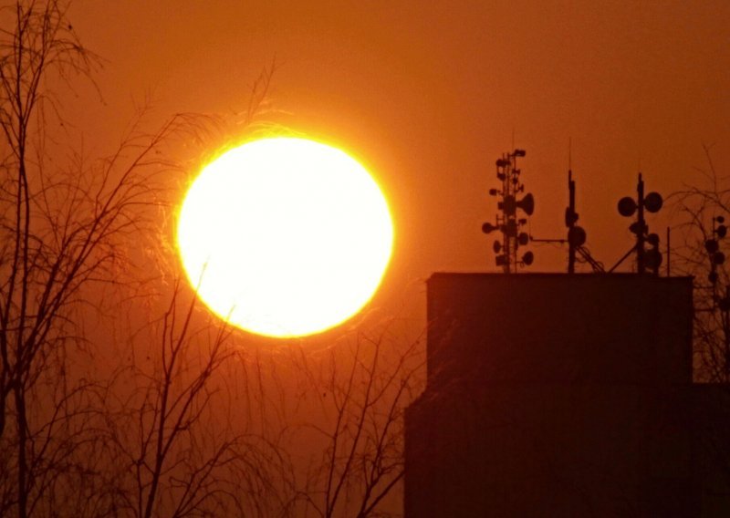 Sve smo bliže odgovoru zašto je Sunčeva vanjska atmosfera toplija od površine