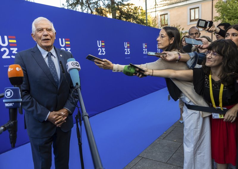 Josep Borrell: Europa želi zadržati sankcije Iranu