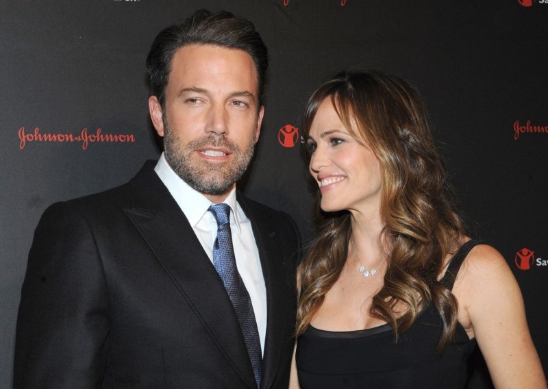 Bivši supružnici u dobrim odnosima: Ben Affleck i Jennifer Garner uhvaćeni u zagrljajima