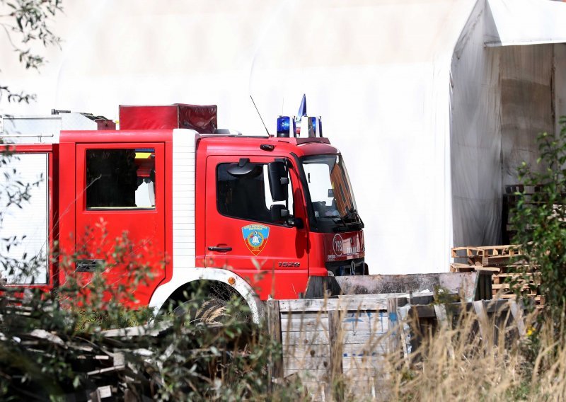 Lokaliziran požar na objektu MORH-a u Bauerovoj ulici u Zagrebu