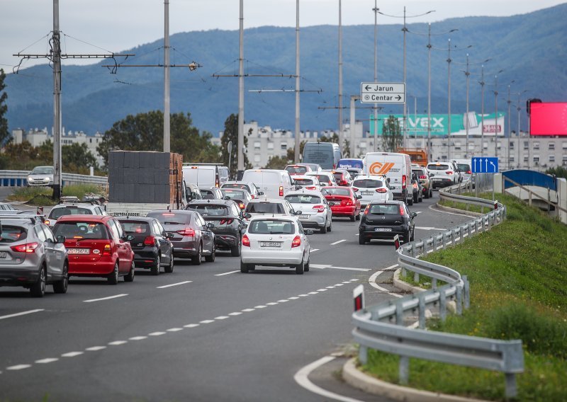 Zbog radova na Jadranskom mostu opet prometni krkljanac