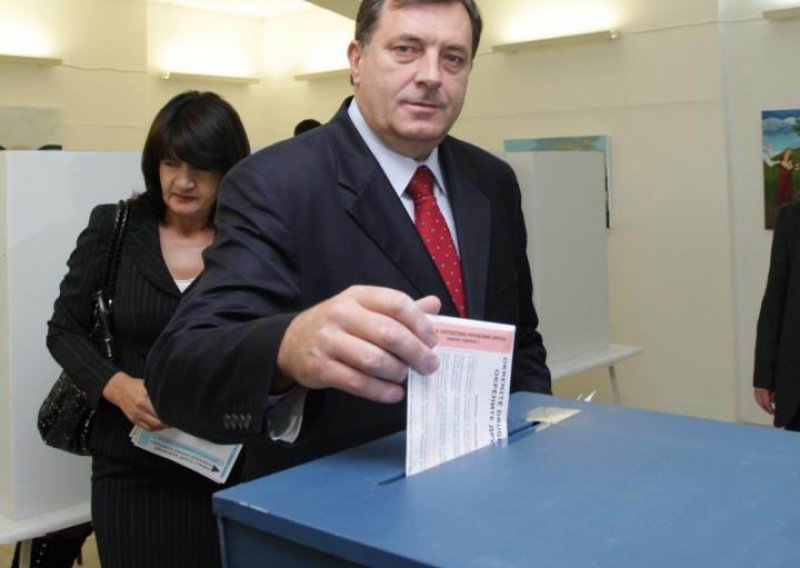 Dodik poziva Hrvate na referendum za EU