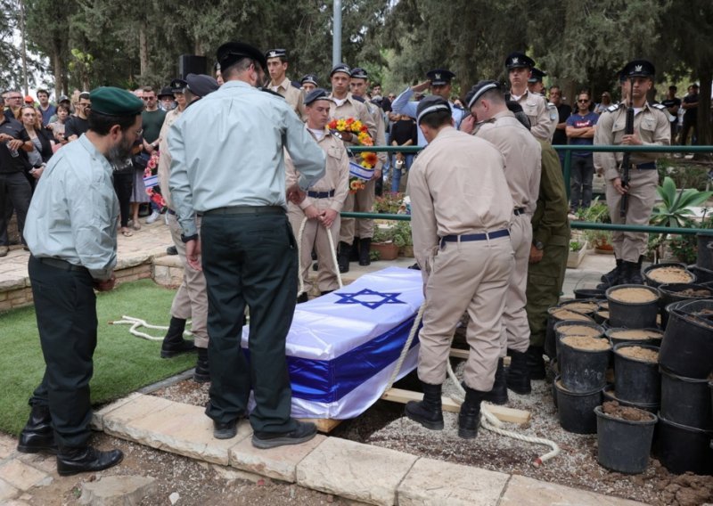 Izrael naoružava civile koji će braniti gradove, kupljeno je više od 6000 pušaka