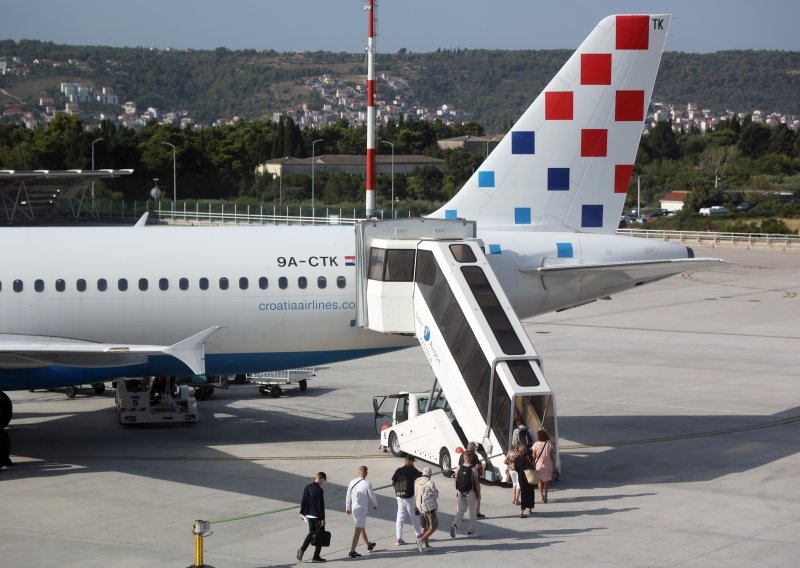 Gotovo deset posto više putnika u zračnim lukama