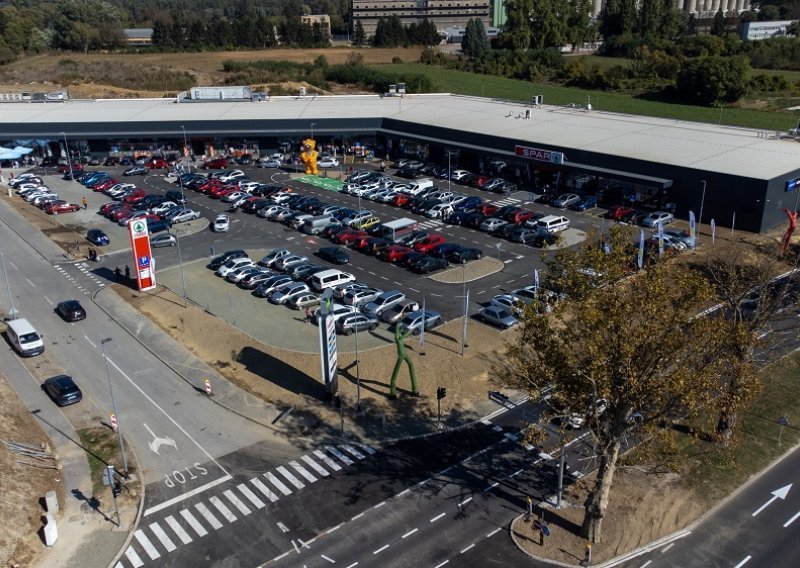 Otvorio se novi shopping centar u Vukovaru