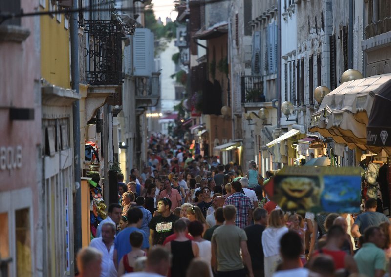 Turistička sezona ipak nije podbacila, dolazaka i noćenja znatno više nego lani