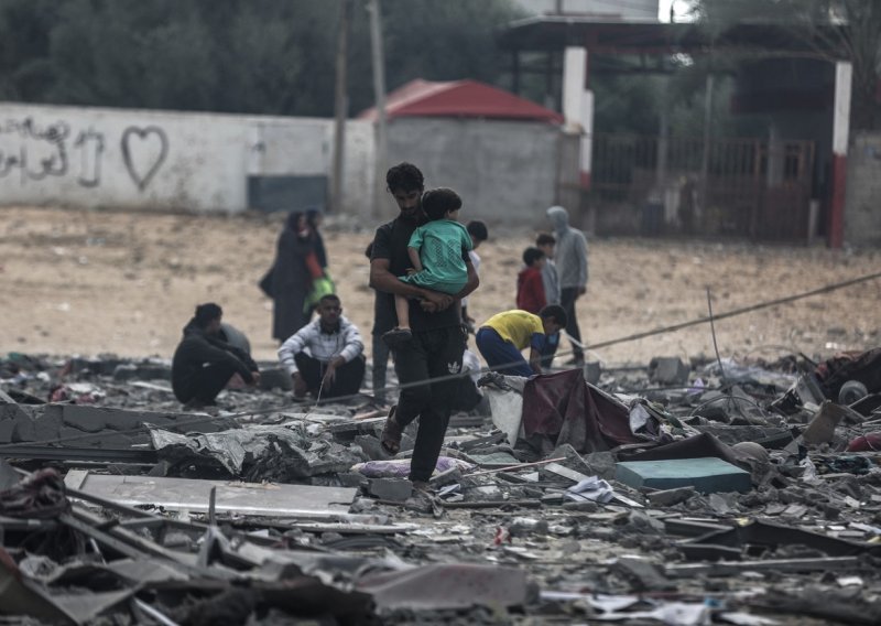 Prvi kamioni humanitarne pomoći teško da će ohrabriti blokirane Palestince u Gazi