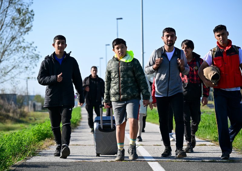 Kod Gline spriječen novi pokušaj krijumčarenja 29 stranih migranata