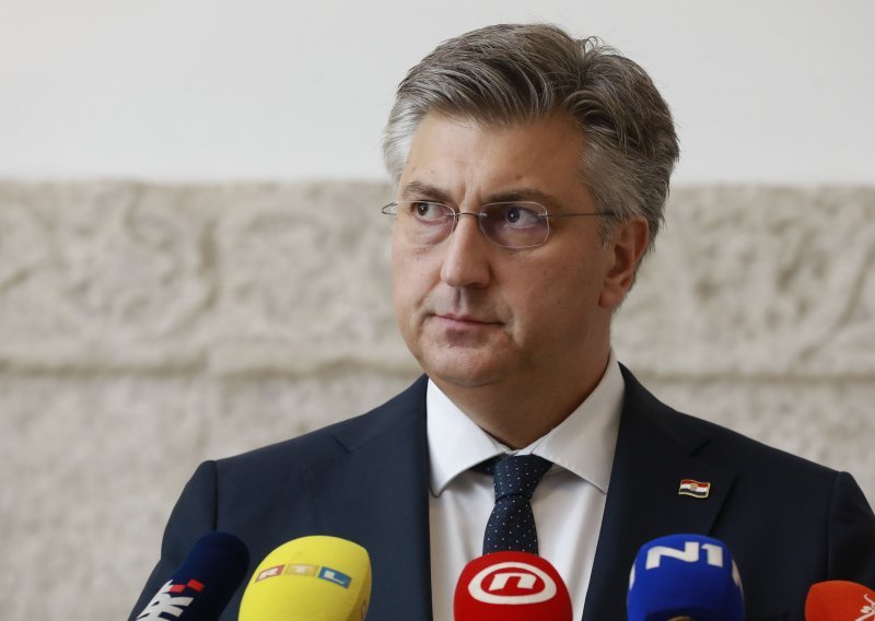 HDZ: Plenković kulerski prestavio izvješće, a oporba nudi samo lupetanje ili lupkanje