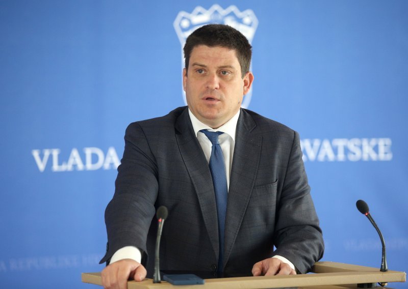 Butković: Dižemo kredit od 900 milijuna eura za gradnju pruga