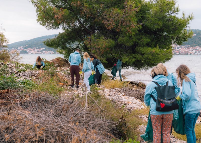 'It’s not water, it’s more': U akciji čišćenja kraj Trogira uklonjeno 400 kg otpada