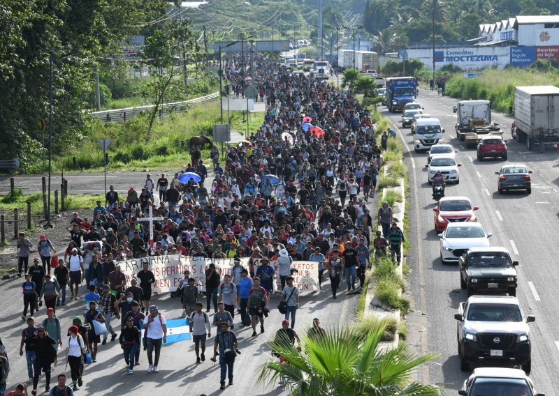 Na južnu granicu SAD-a stiže velika migrantska karavana. Što će napraviti Biden?