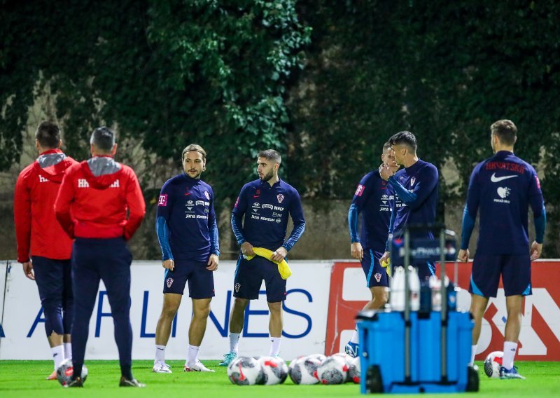 Vatreni održali prvi trening u Zagrebu prije utakmica odluke