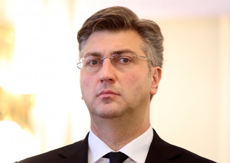 Plenković se obrecnuo na Junckera: Daje irelevantne izjave