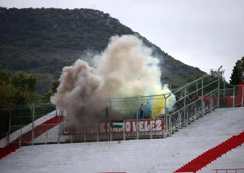 Incidenti na utakmici dvaju mostarskih klubova, raketa skoro pogodila igrača