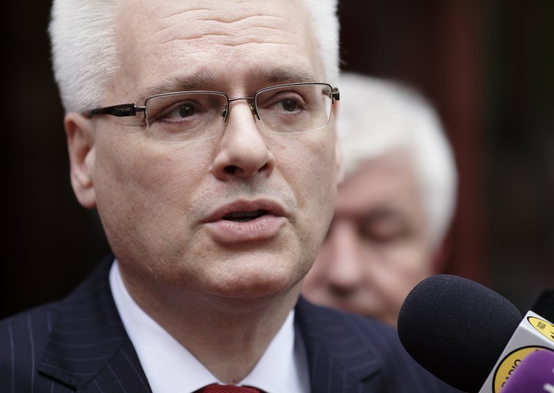 Josipović traži pakt SDP-a i HDZ-a za izlazak iz krize