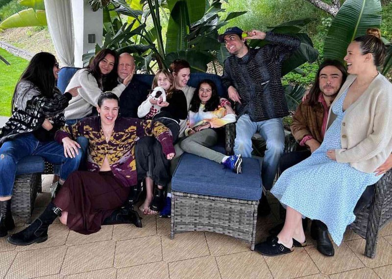 Ova je fotografija Brucea Willisa s obitelji rastužila sve njegove obožavatelje