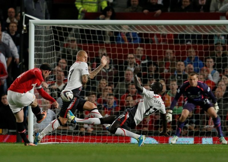 Chicharito junak Uniteda, izbacio Liverpool iz kupa!