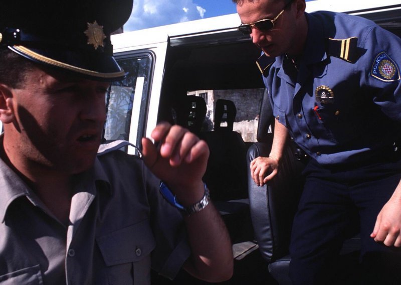 Ravnatelj policije optužio vladajuće stranke za politički nadzor