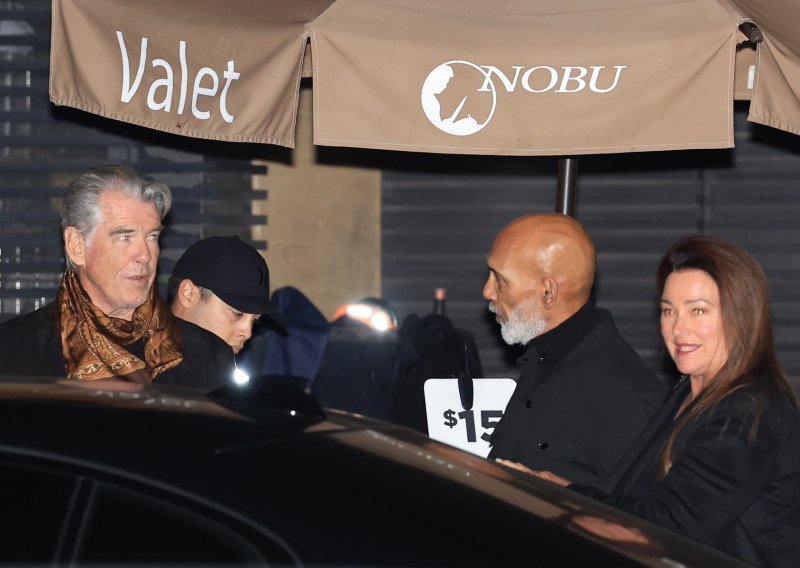 Pierce Brosnan sa suprugom proveo romantični vikend, a sve je počelo u poznatom restoranu