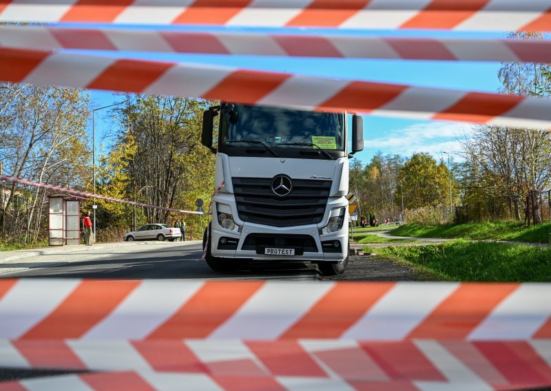 Prvi kamioni prošli preko novootvorenog prijelaza na ukrajinsko-poljskoj granici