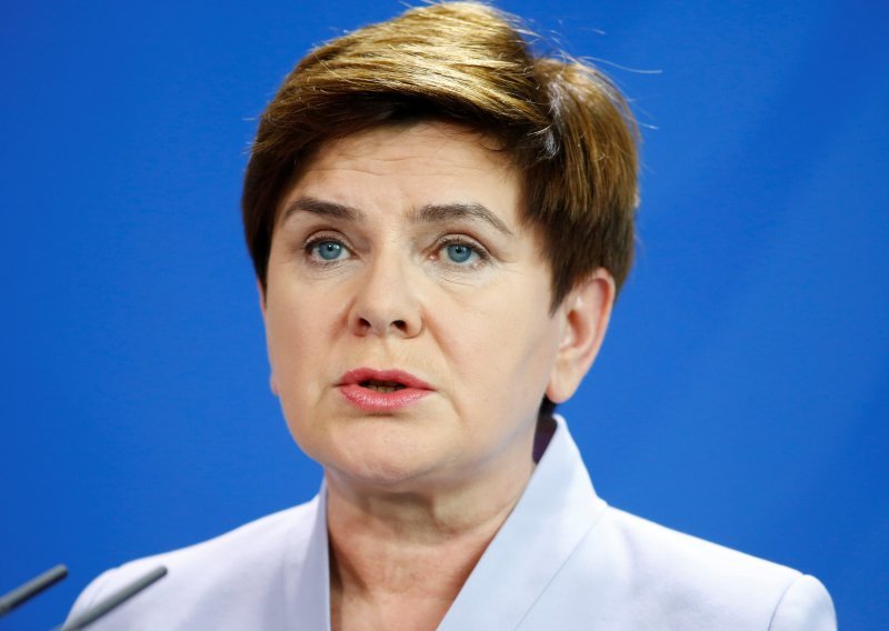 Automobilom se zabio u limuzinu poljske premijerke Szydlo