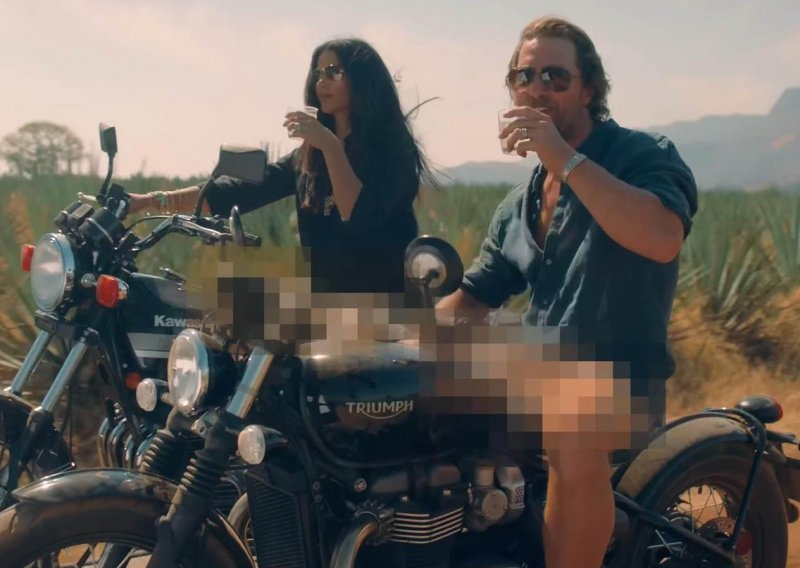 Hlače i donje rublje im ne trebaju: Matthew McConaughey i njegova supruga Camila motore voze goli