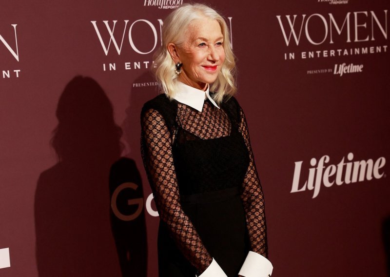 Helen Mirren sve je očarala zanimljivom crnom haljinom s bijelim detaljima