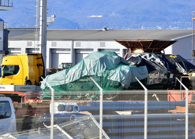 Ovako je izgledala priprema Bradleya za transport u Slavonski Brod