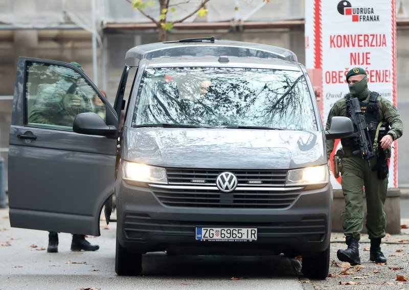 Oklopno vozilo u centru Zagreba: Specijalci na sud doveli desnu ruku narkobossa