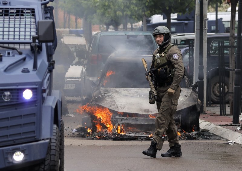 Srbi na Kosovu više ne mogu koristiti stare registarske oznake