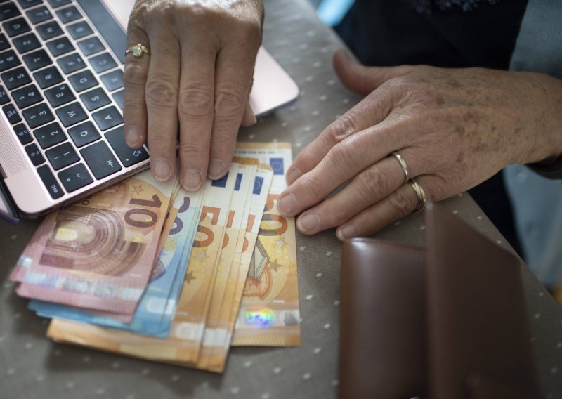 Zanima vas kolika će vam biti mirovina? Uz ovaj kalkulator to ćete lako provjeriti