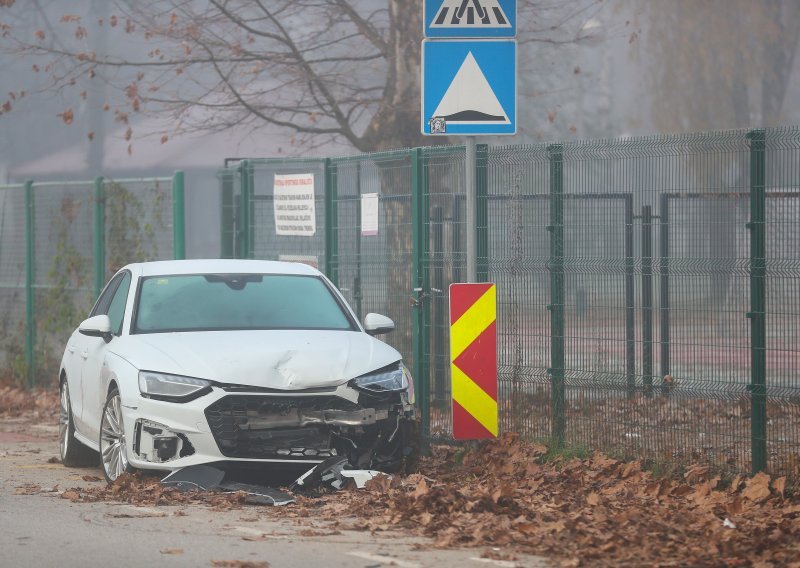 Izgubio kontrolu i zabio se u ogradu NK Hrvatskog Dragovoljca