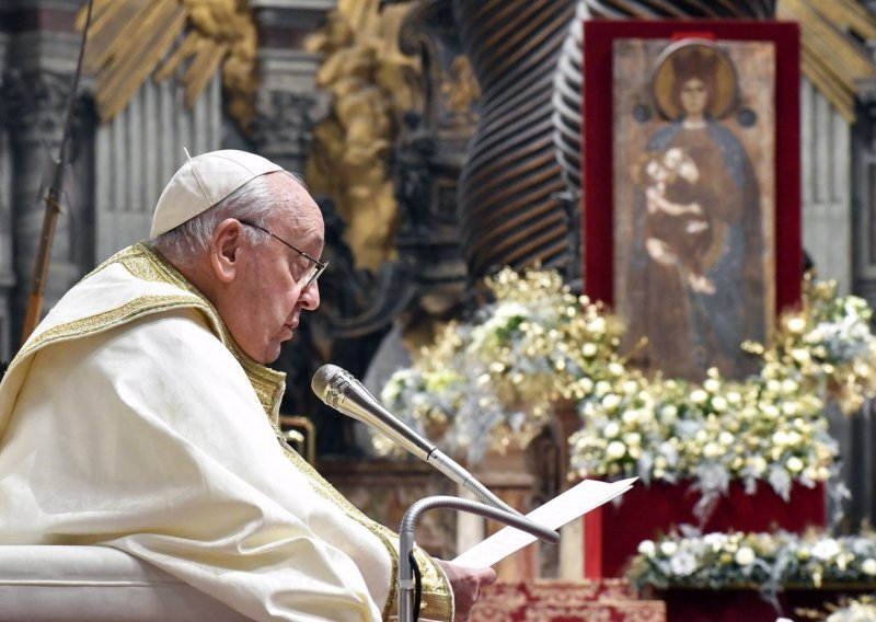 Papa na Silvestrovo pozvao na zahvalnost i nadu