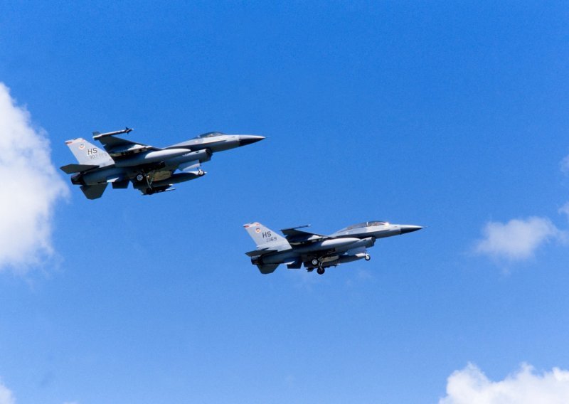 Američki F-16 srušio se kod Južne Koreje, pilot spašen
