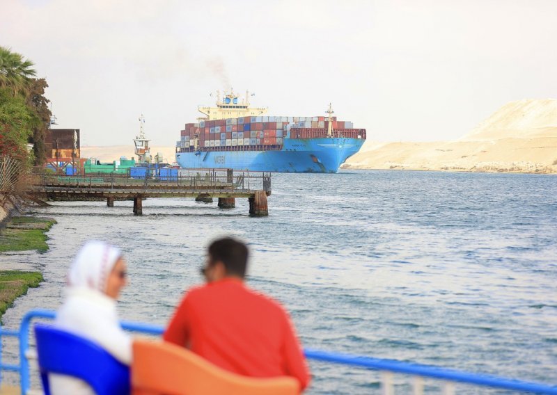 Prihod Sueskog kanala pao za 40 posto, brodare ne privlače niti popusti