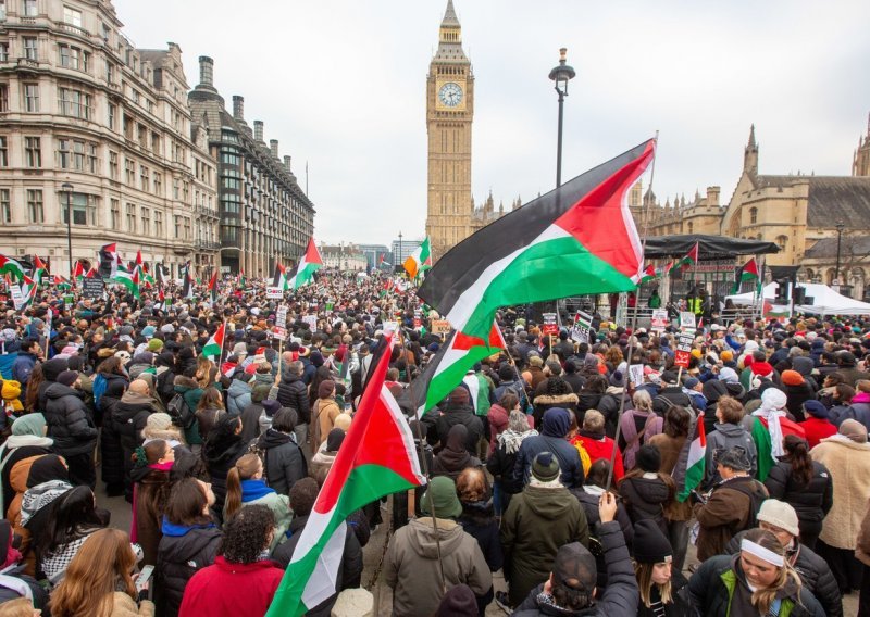 Ogroman propalestinski prosvjed u Londonu, ukazali se Corbyn i šefica Sinn Feina