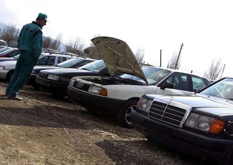 Prodajete automobil? Stručnjaci savjetuju da pričekate do proljeća, evo i zašto