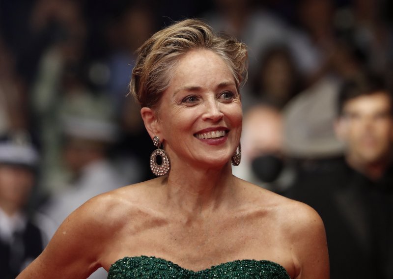 Sharon Stone slika je i prilika svoje 91-godišnje mame