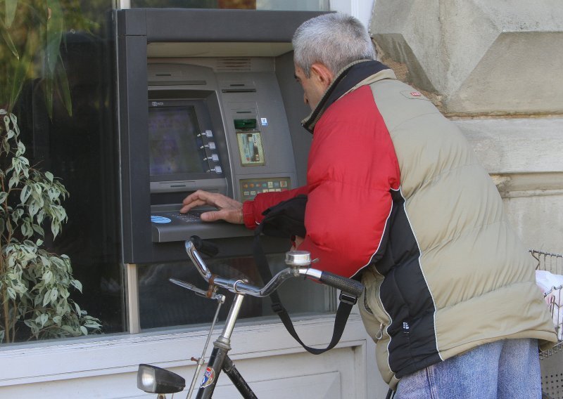 Prelazak na dopušteno prekoračenje u bankama još nije masovan