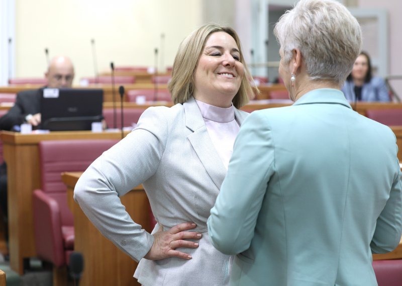 HDZ-ovka koja je strane radnike nazvala 'škuri, crni i mali' pojasnila svoju izjavu