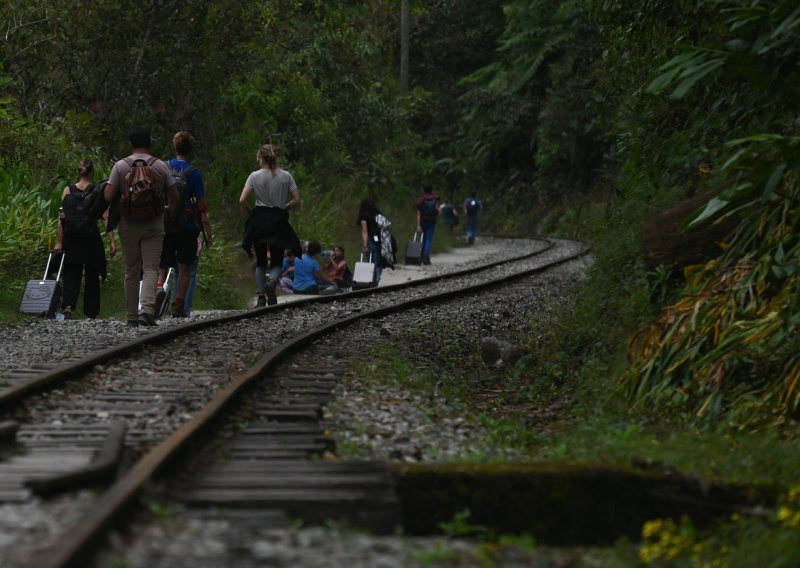 Zbog prosvjeda turisti evakuirani iz Machu Picchua