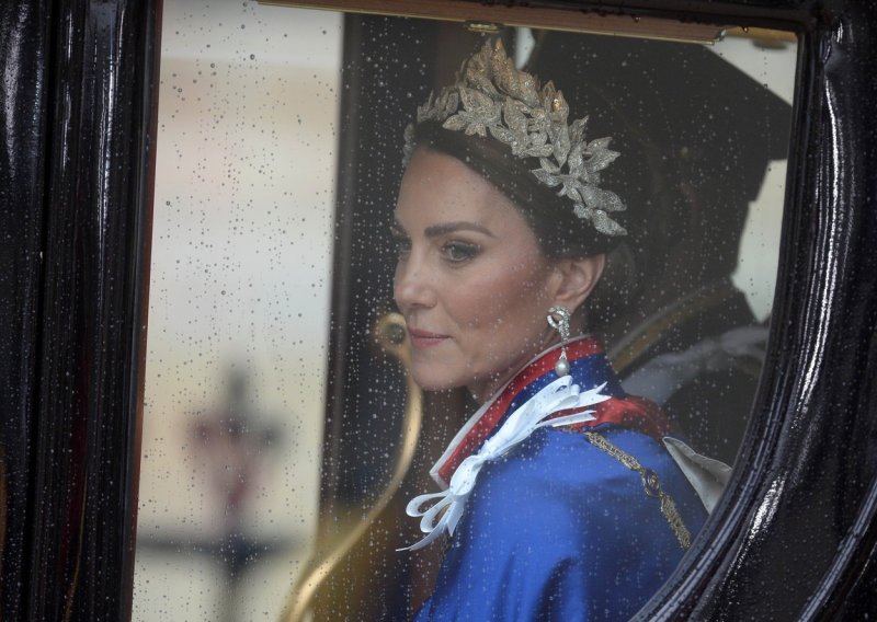 Kate Middleton pokrenula teorije: Svi se pitaju kako je neopaženo napustila bolnicu