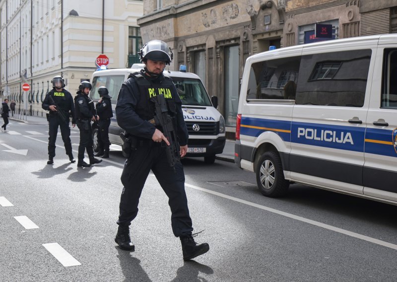 Duge cijevi u centru Zagreba: Ovako je izgledalo dovođenje na sud krijumčara kokaina