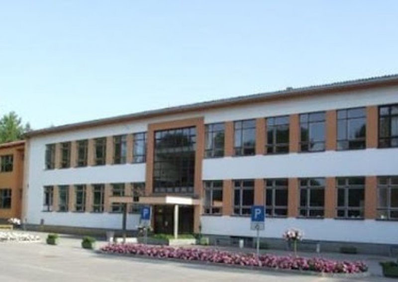 Učenik pao s prvog kata zgrade Osnovne škole u Ludbregu, poznati detalji
