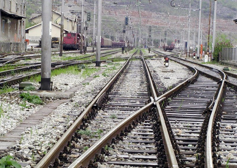 U sudaru vlakova kod Budimpešte 19 ozlijeđenih