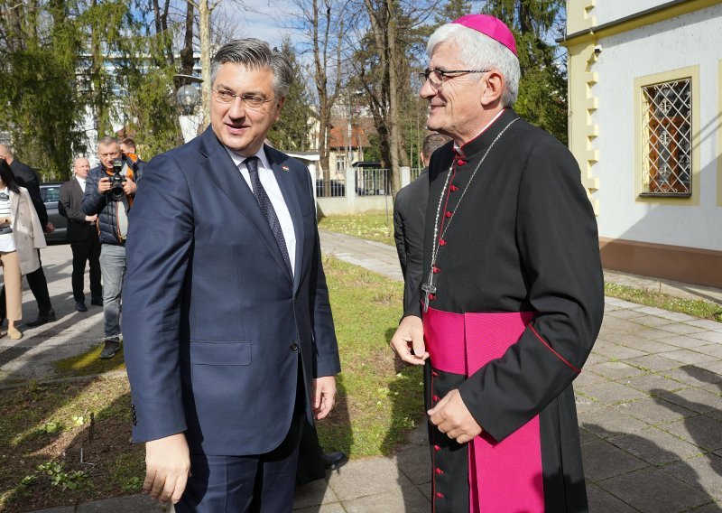 U Banjoj Luci zaređen novi biskup don Željko Majić, na ceremoniji bio Plenković