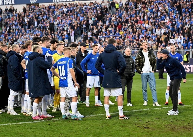 Izgubili su 6:0, a onda se na teren spustio vođa navijača...