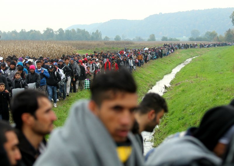 Slovenci grade centre za azilante na granici s Hrvatskom, lokalci prijete blokadama